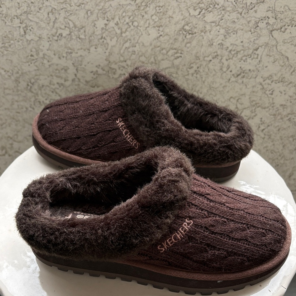 Skechers Chocolate Brown Faux-Fur Keepsake Postage Slip-On Clog Slippers SZ 6